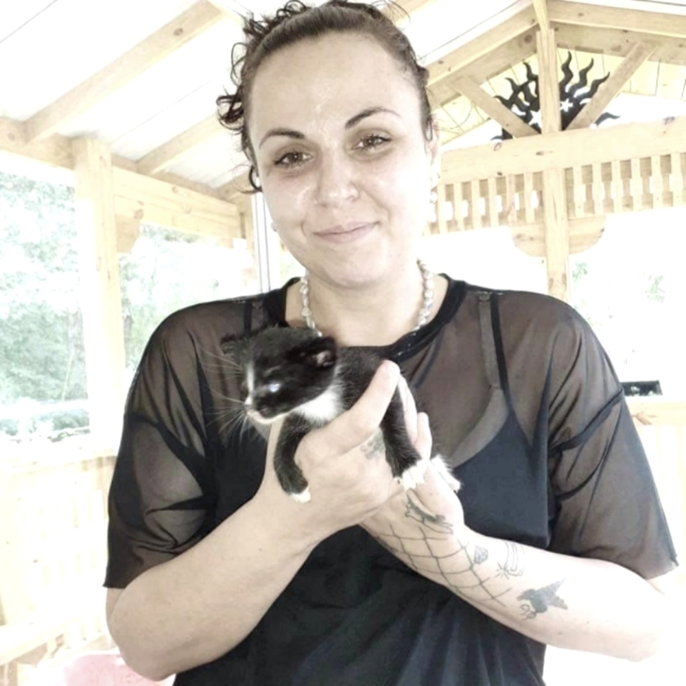 Meet your Posher, Alison